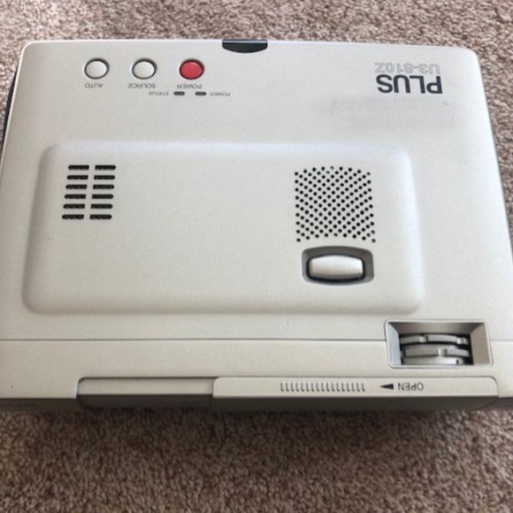 Portable Audio-Video Projector by PLUS - Picture 2 of 14